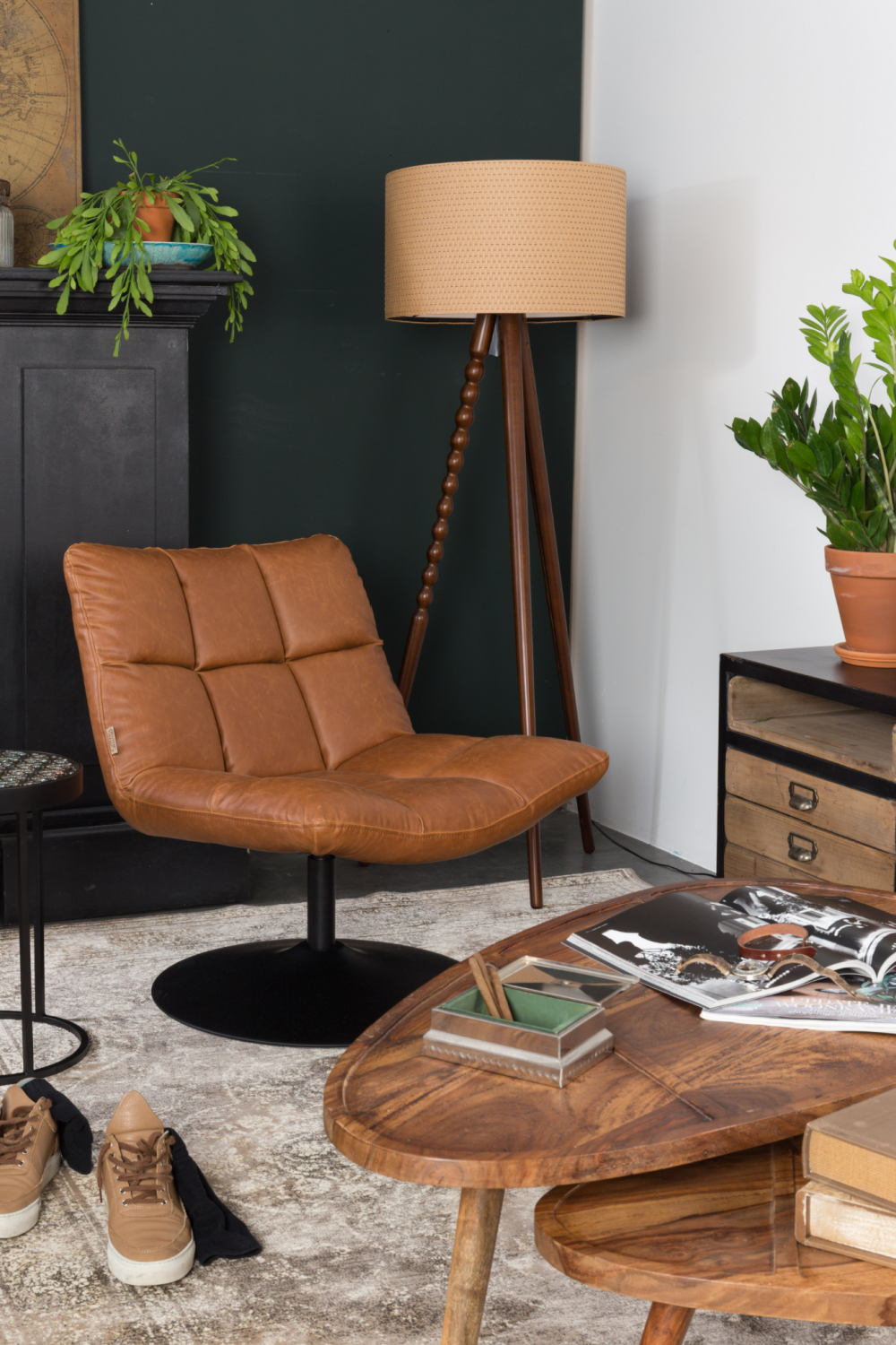 Brown Pedestal Accent Chair | Dutchbone Bar