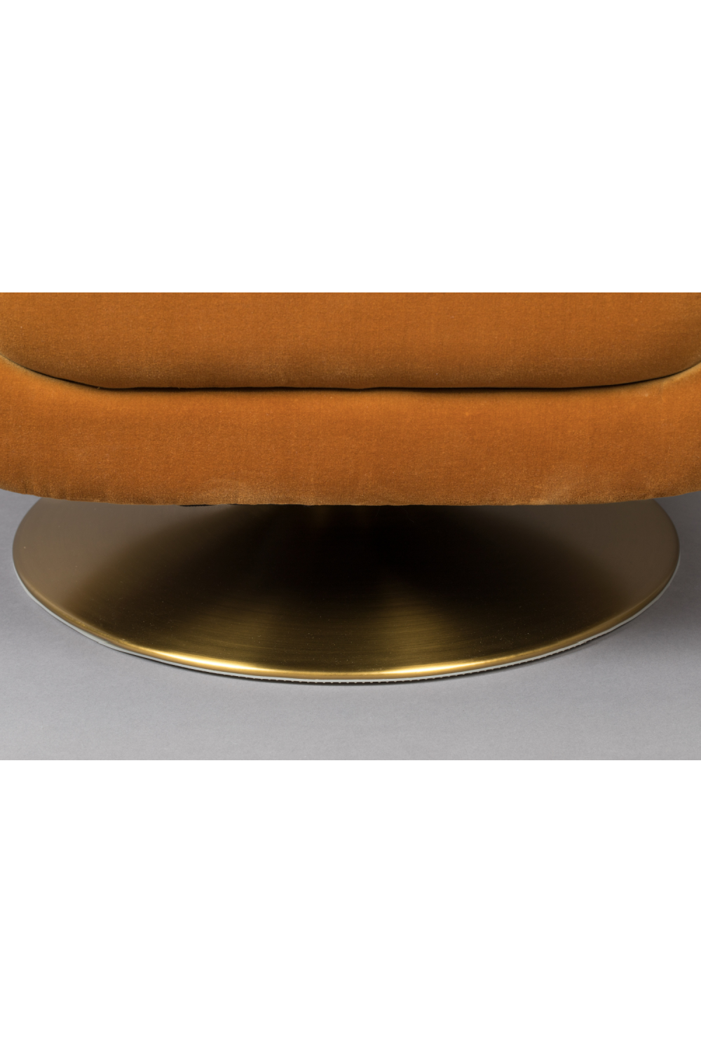Camel Swivel Lounge Chair | Dutchbone Member