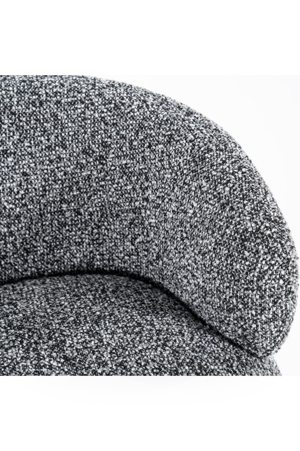Modern Curved Lounge Chair | Eleonora Maeve