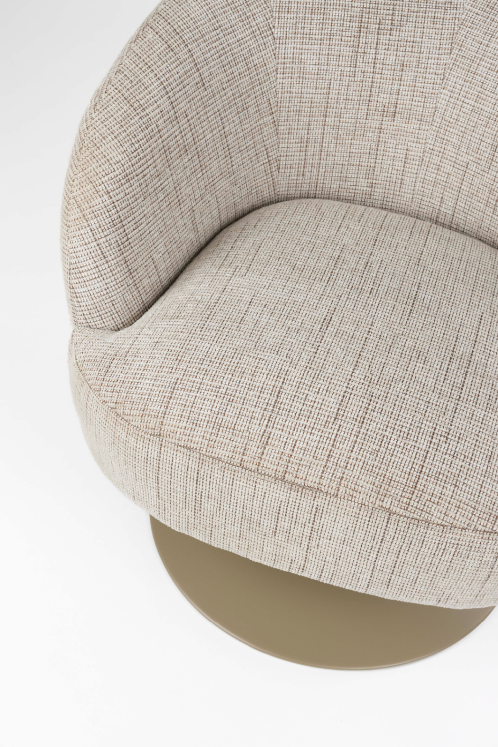 Central Leg Brown Lounge Chair | DF Renate