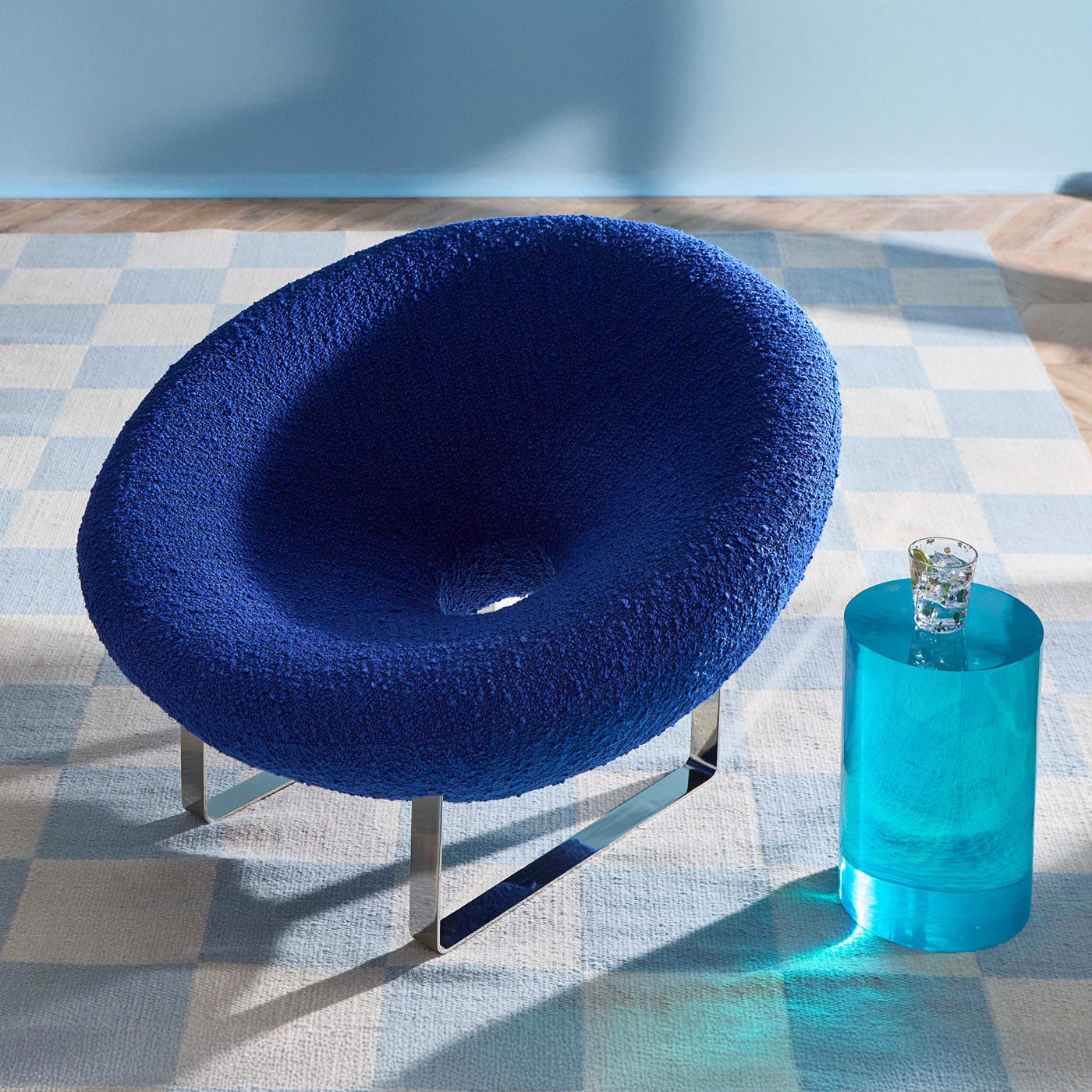 Acrylic Cylinder Table
