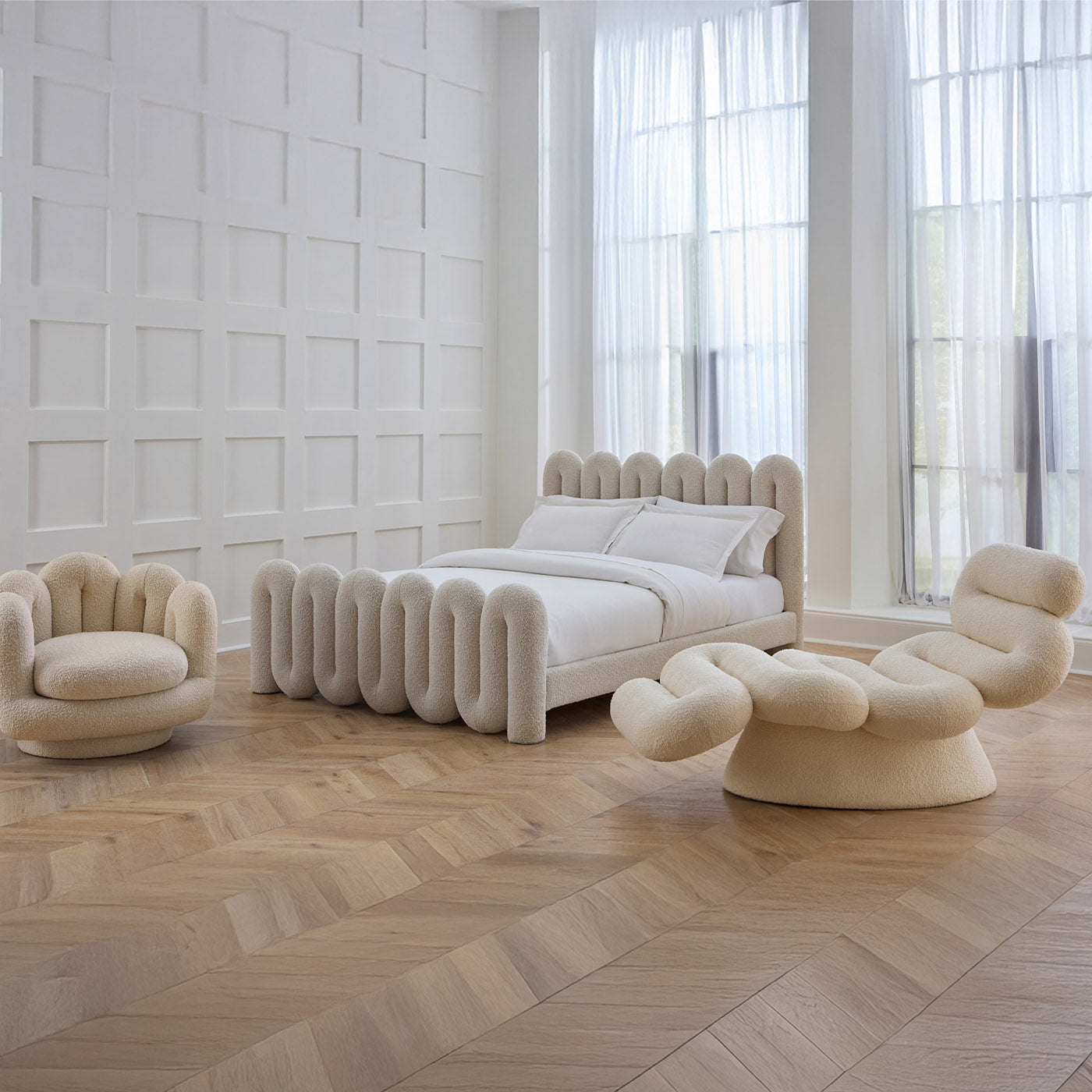 Serpentine Chaise