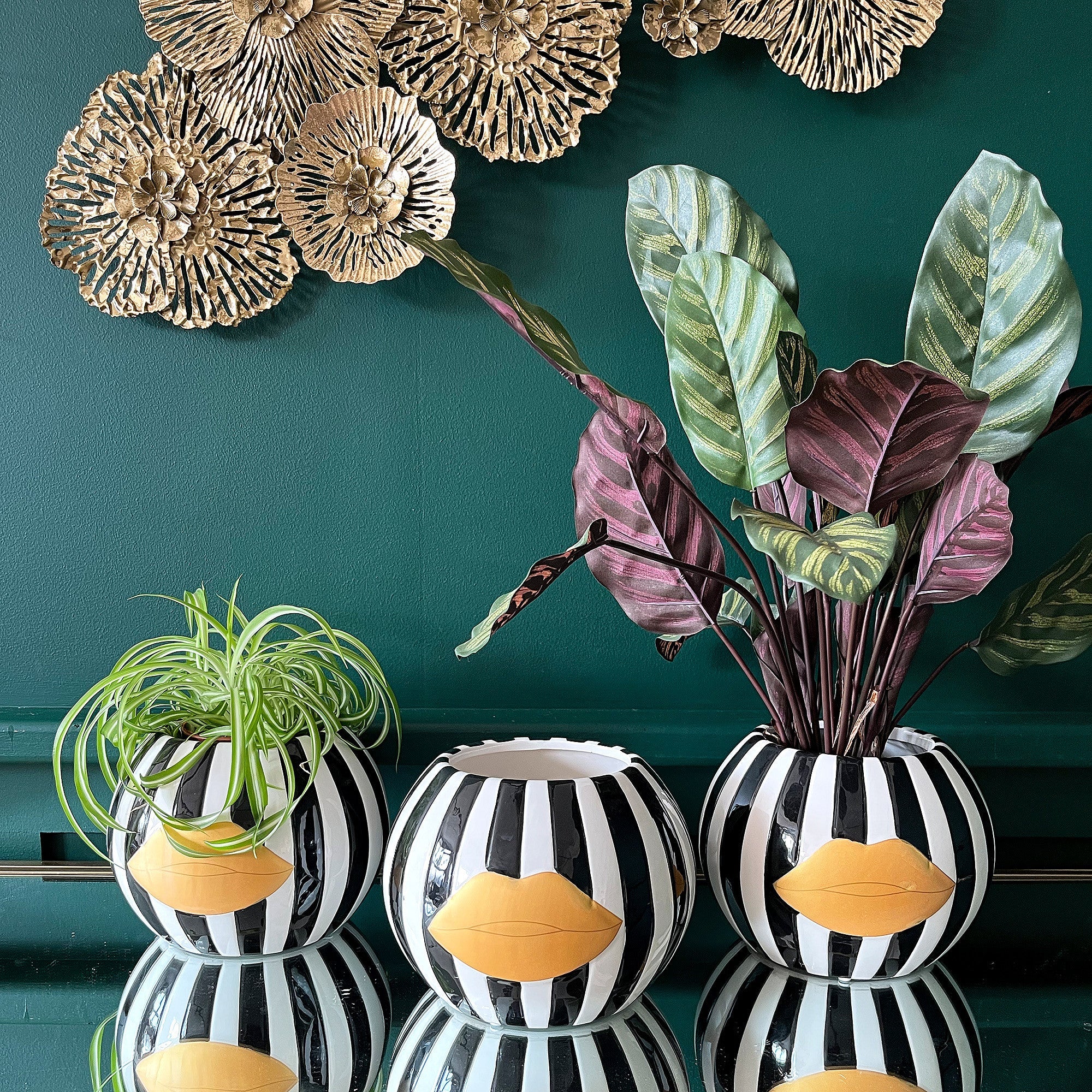 Monochrome Striped Lips Planter