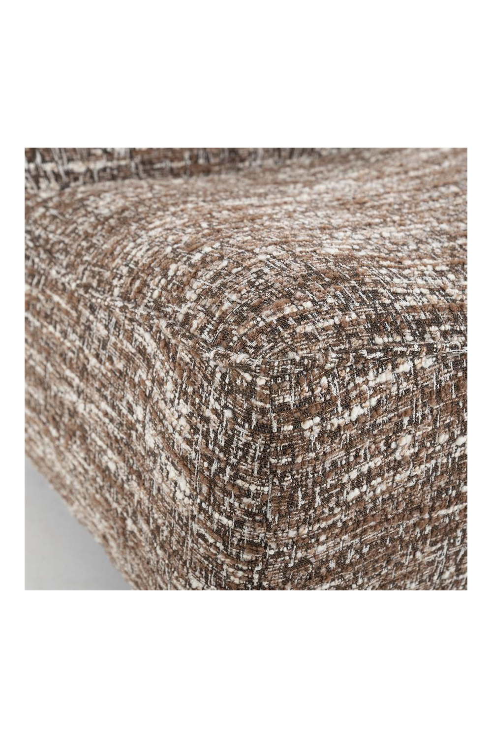 Fabric Swivel Lounge Chair | Eleonora Loys