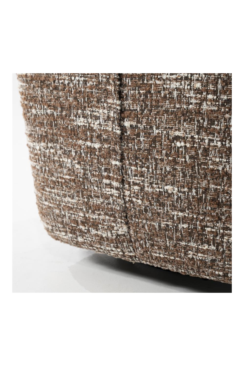 Fabric Swivel Lounge Chair | Eleonora Loys