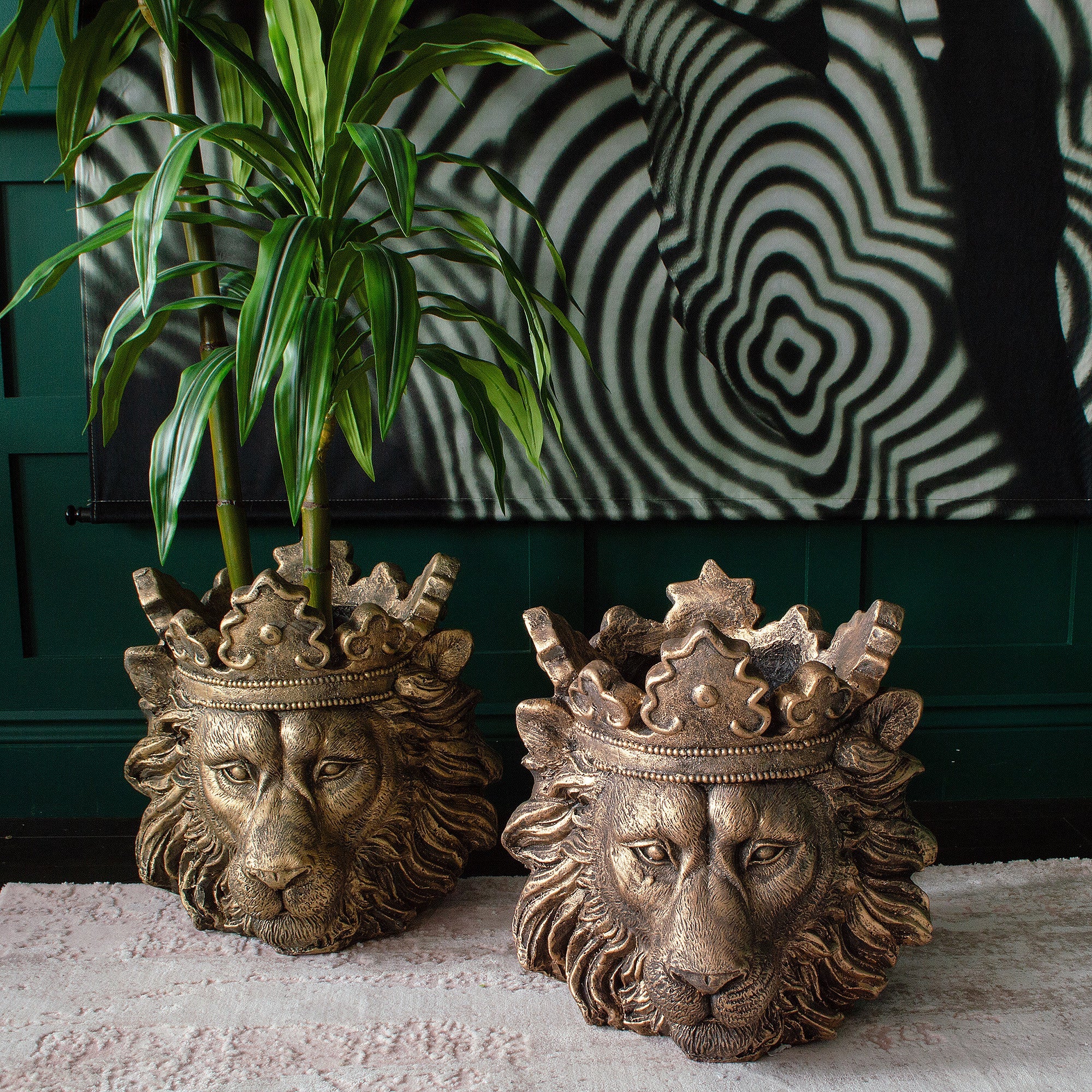 Aslan Majestic Lion Planter