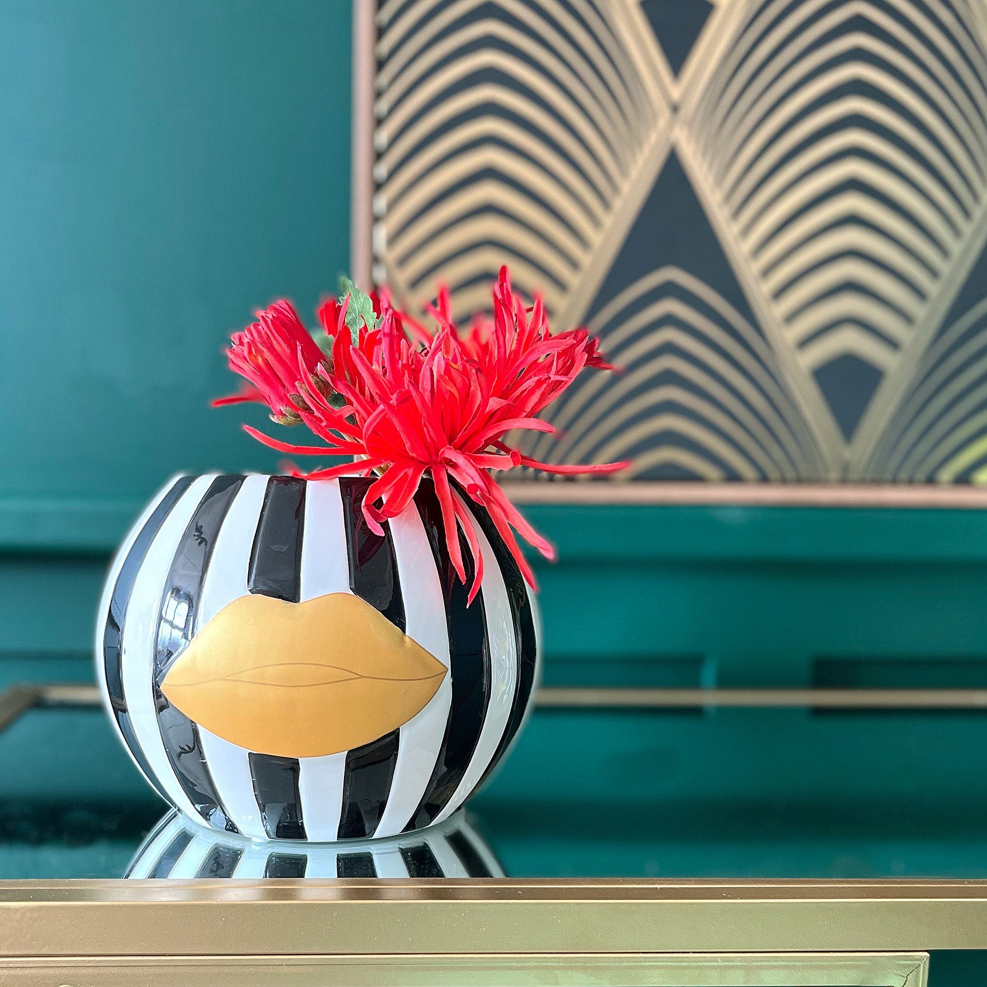 Monochrome Striped Lips Planter
